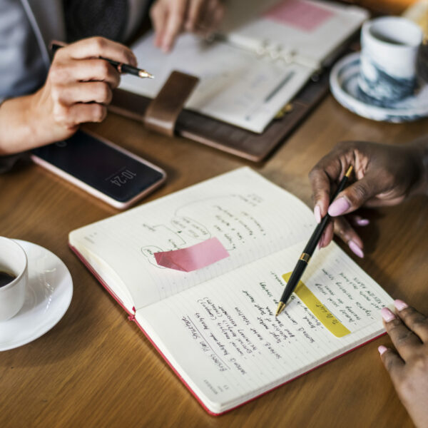 Businesspartners meeting at a cafe